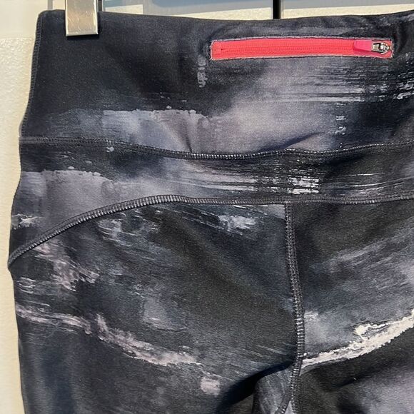 ‎MPG Grey/Black Capri Leggings Size XS - Picture 9 of 12